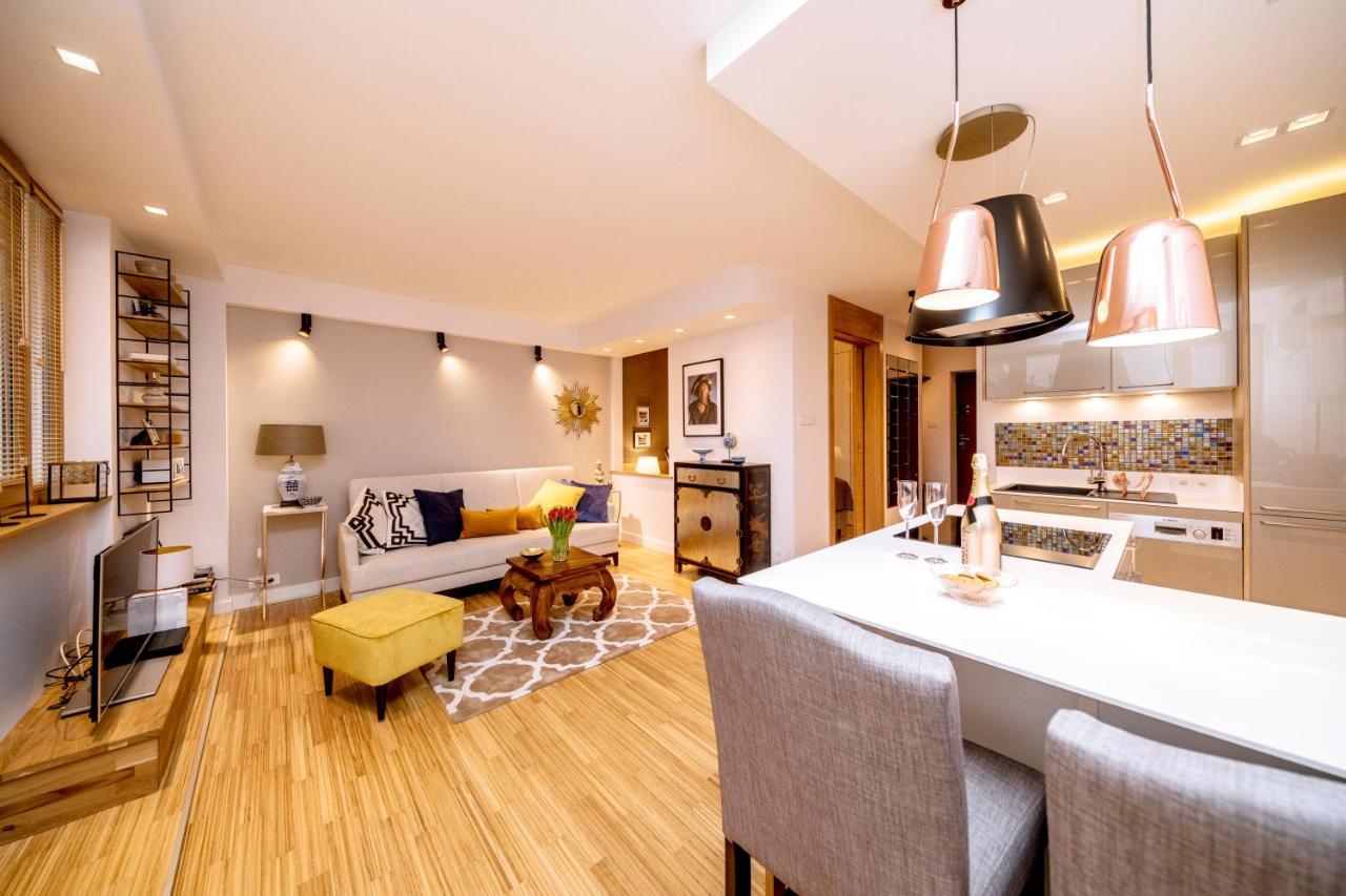 Golden Apartment With Air Condition By Your Freedom วอร์ซอ ภายนอก รูปภาพ