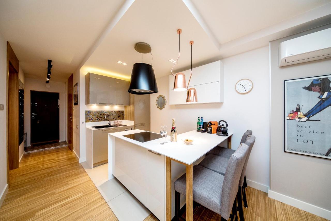Golden Apartment With Air Condition By Your Freedom วอร์ซอ ภายนอก รูปภาพ